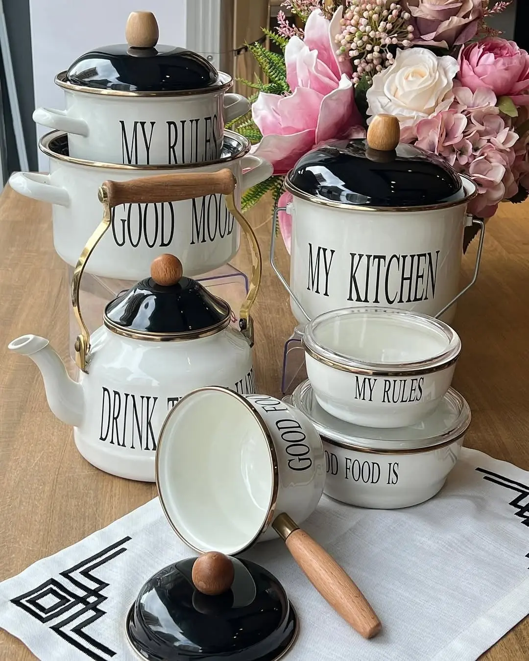 ظروف لعاب گرانیتی Miss Betty ترکیه سفید مشکی (1) ظروف لعاب گرانیتی Miss Betty ترکیه سفید مشکی