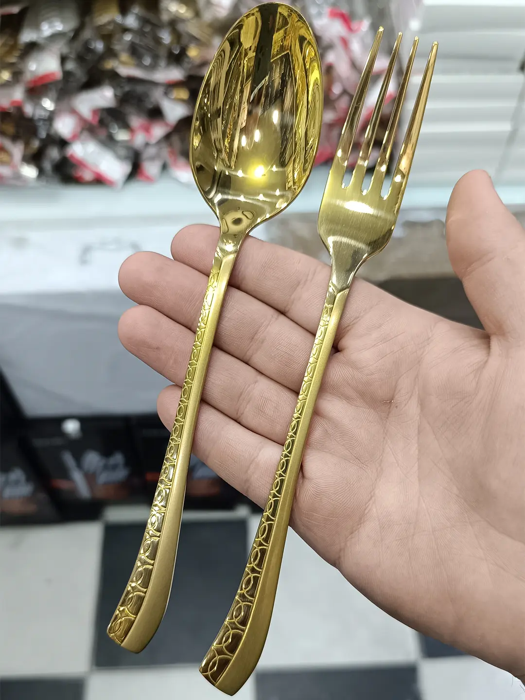 سرویس قاشق چنگال یونیک آلمان 24 نفره 120 پارچه طلایی سرویس قاشق چنگال یونیک آلمان 24 نفره 120 پارچه طلایی