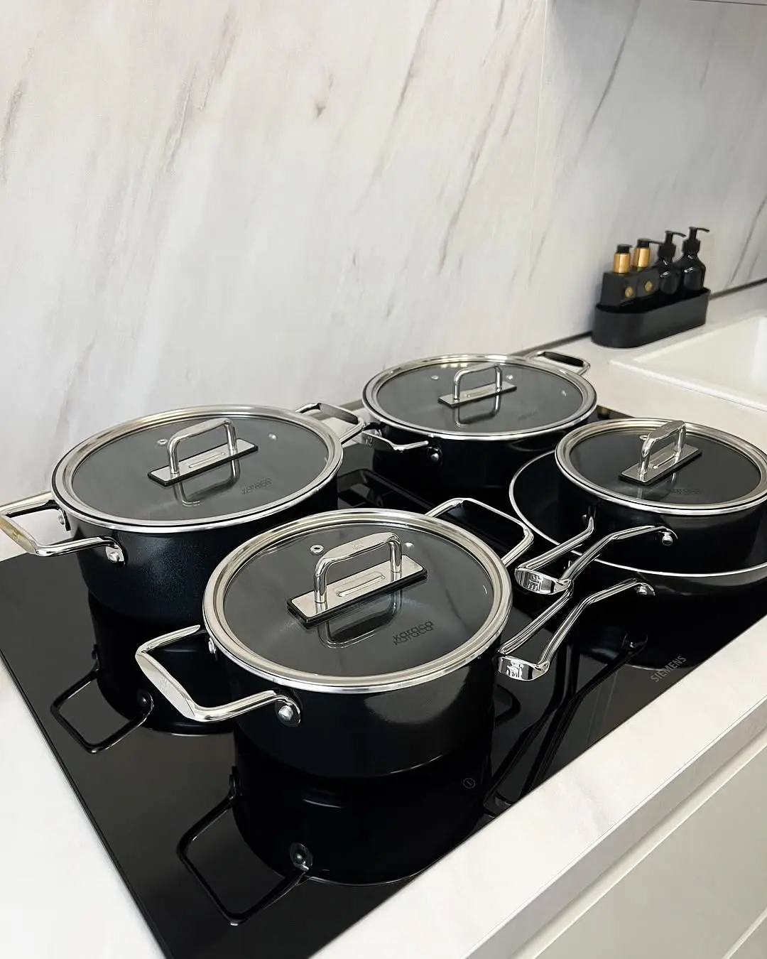 سرویس قابلمه 9 پارچه Karaca محصول ترکیه (1) سرویس قابلمه 9 پارچه Karaca محصول ترکیه