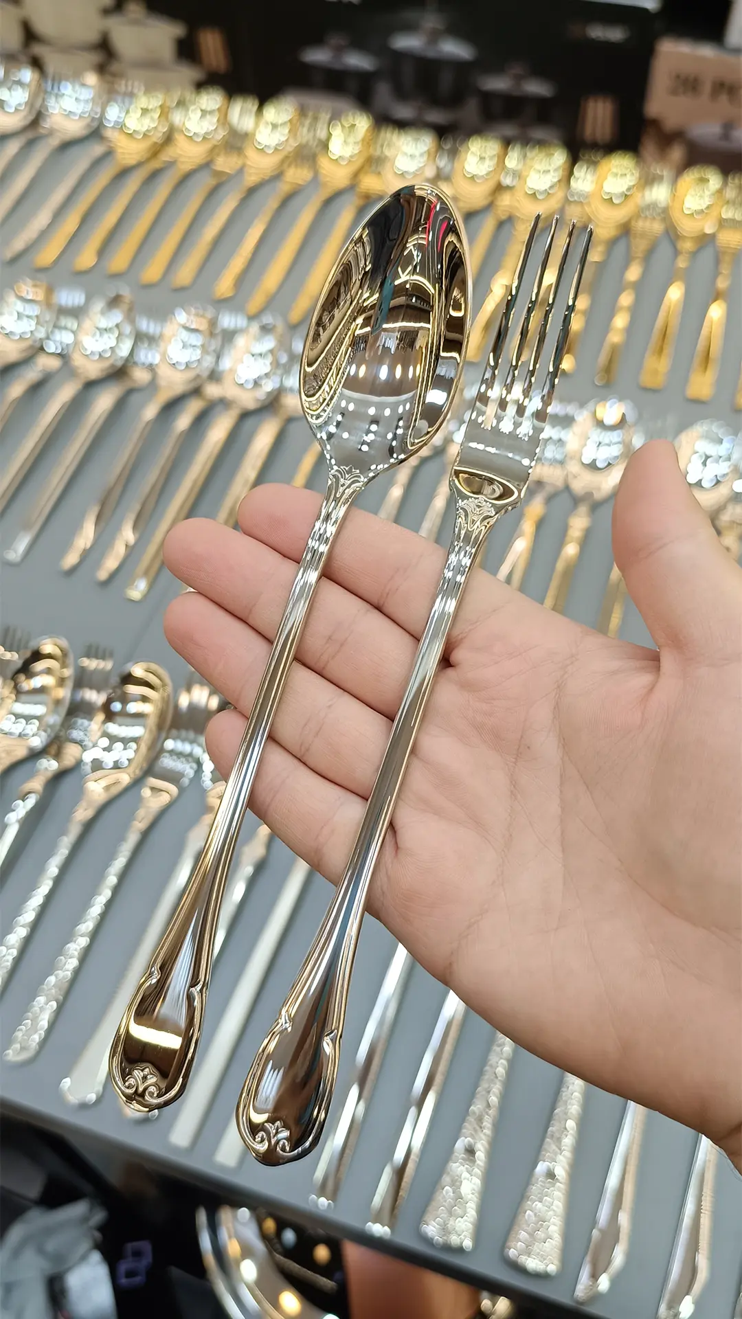 سرویس قاشق چنگال 36 نفره 175 پارچه نقره ای سرویس قاشق چنگال 36 نفره 175 پارچه نقره ای