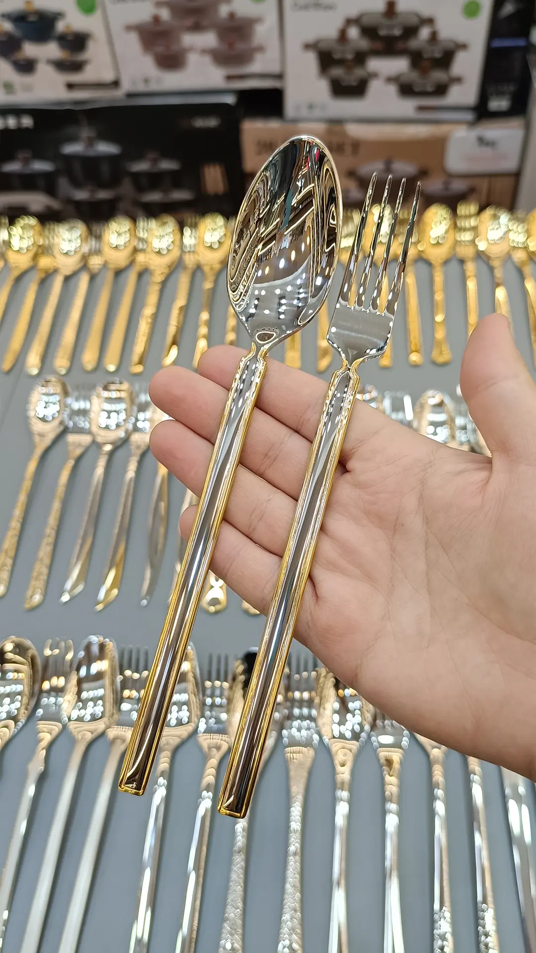 سرویس قاشق چنگال 36 نفره 175 پارچه نقره ای طلایی سرویس قاشق چنگال 36 نفره 175 پارچه نقره ای طلایی